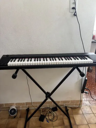 Teclado Digital Yamaha NP-12 + Suporte + Pedal Sustein