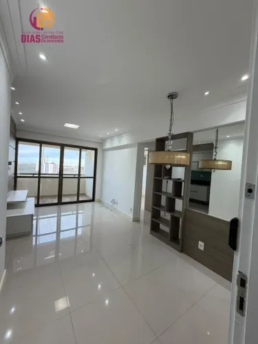 Alugo Apartamento, 67m2, nascente , ar e armários, Brisas Club com 2/4, suíte, garagem, in