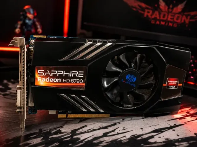 Placa de Video Sapphire Radeon HD 6790 - Para Manutenção