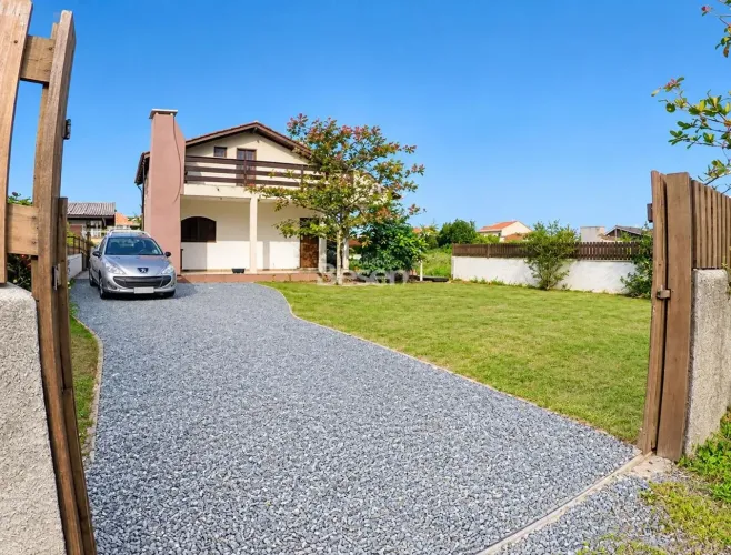 IMÓVEL COM 134,00 M² NA BARRA DO SAÍ EM ITAPOÁ/SC