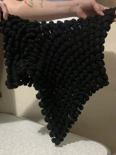 CACHECOL GOLA FUXICO ARTESANAL PRETO 