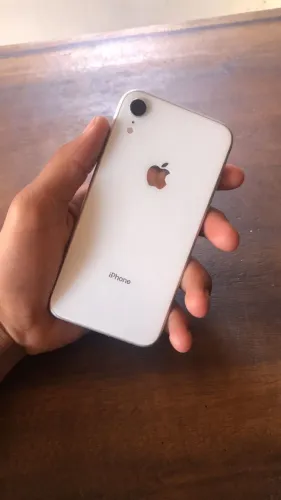 Vendo iPhone XR pra hj tem preço