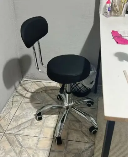 Cadeira Pop mocho giratória