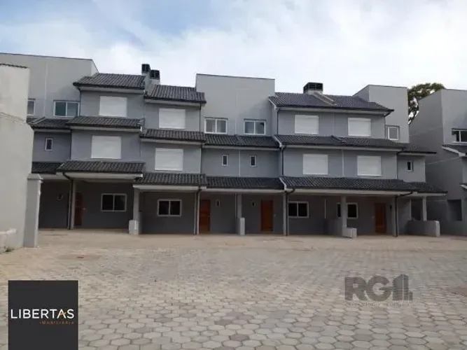 Casa Condominio em Porto Alegre, no bairro Tristeza, com 4 dormitório(s), e 4 ba