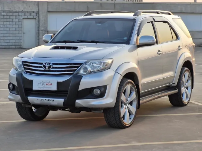 Toyota Hilux SW4 SRV D4-d 4X4 3.0 TDI Dies. AUT 2012