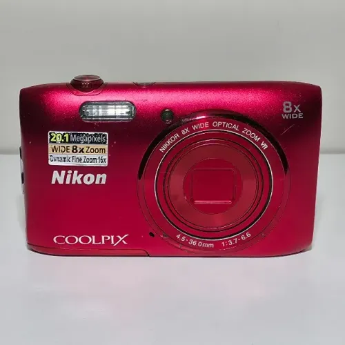 Câmera Digital Nikon Coolpix S3600 20.1MP 8x Vermelha com Acessórios e Brinde