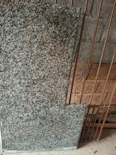 Pedra de granito medidas 1,25x76