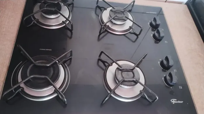 Balcão e fogão elétrico 