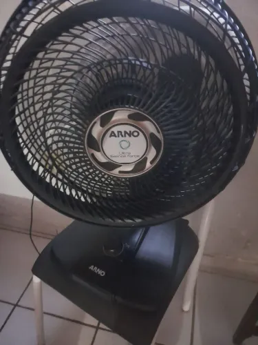 Ventilador Arno novo 3 mês de uso preço negociável pra vender ligeiro