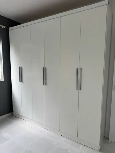 Guarda roupa 6 portas
