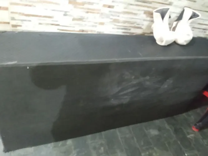 Vende-se cama box de solteiro, juntamente com o colchão