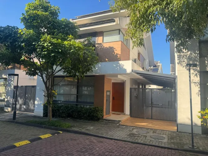 Casa em Condomínio para Venda em Rio de Janeiro, Recreio dos Bandeirantes, 4 dormitórios,