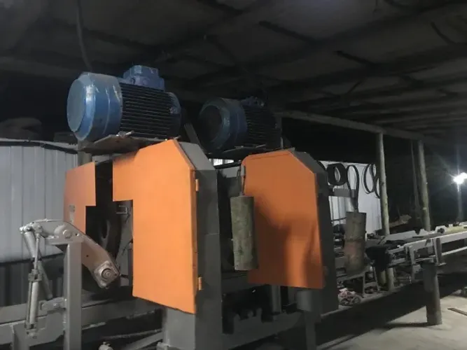 Máquina para serraria de madeira.