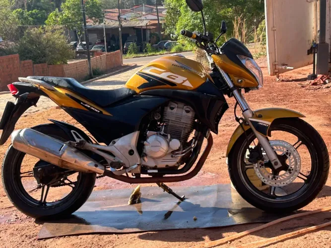 Vendo CB 300 ano 2010 cabeçote da Xr 2017 vela fina