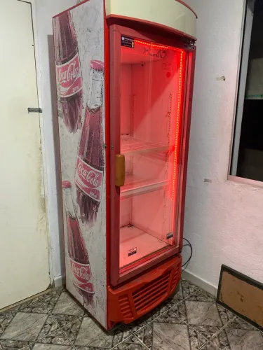 Geladeira expositora coca cola