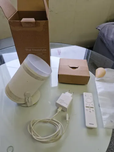 Samsung The Freestyle 2nd Gen Projetor Smart Portátil
