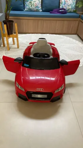 Carro infantil elétrico Audi TT