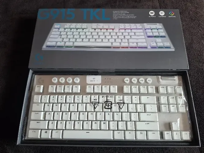 Teclado Mecânico Logitech G915 TKL Branco.