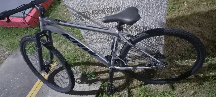 Bicicleta aro 29 KRW alumínio shimano TZ 24vel frei9 a disco S60 17