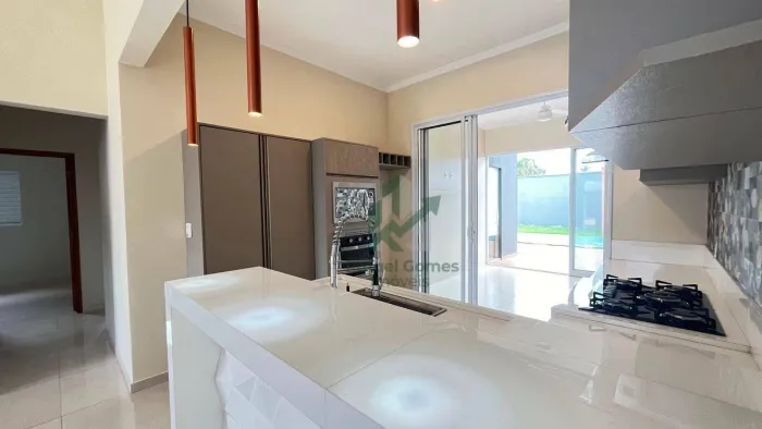 Casa com 3 dormitórios à venda, 200 m² por R$ 900.000,00 - Condomínio Residencial Jardim C