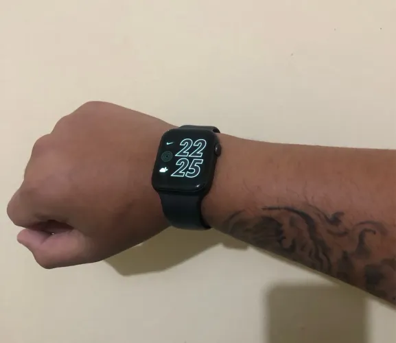 Apple Watch SE (GPS) muito novo 