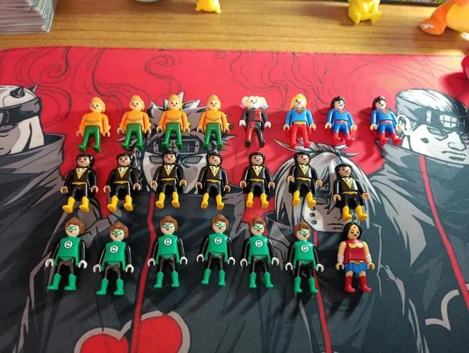Lote de Colecionáveis Kinder Joy, kinder ovo e batavinho