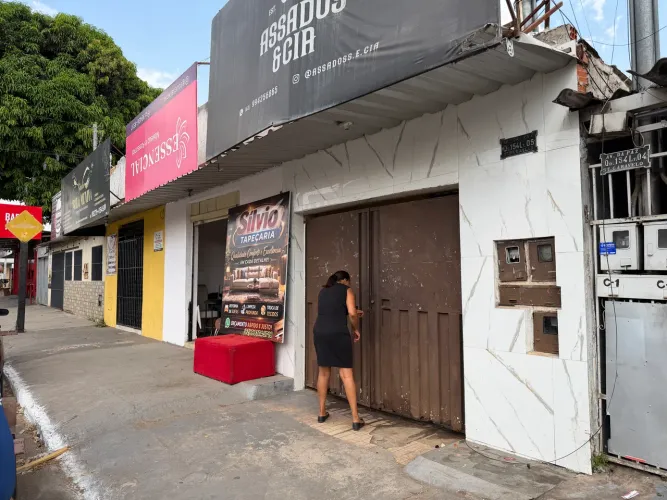 Salas e casa Av. da Paz Garavelo