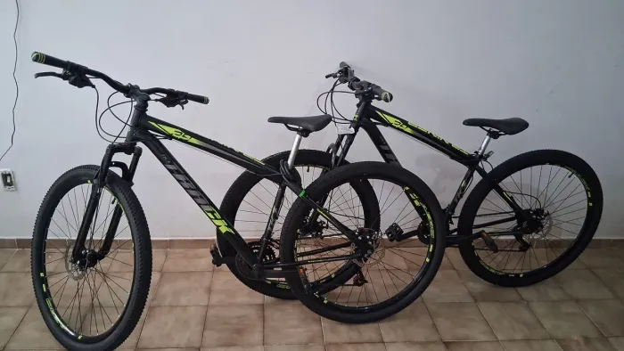 AS DUAS BIKE POR R$ 2.000,00 OU UND. R$ 1.100,00