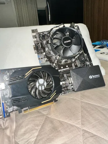 Kit PC Completo: i3 + B365M + 16GB RAM + SSD 512GB + GT 1030