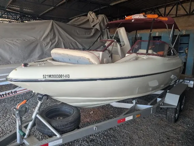 Lancha Focker 180 - 18 pés, motor Evinrude 90hp, proa aberta