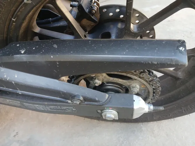 Moto 300
