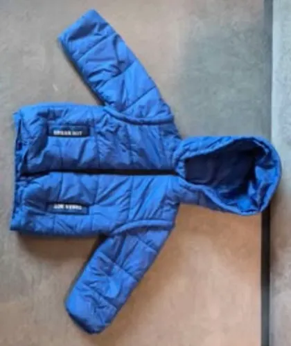 Vendo 2 jaquetas e um conjunto moletom da milon 