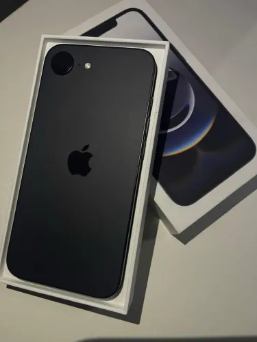 Vendo IPhone 16e 128g