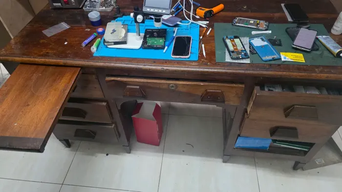 Escrevaninha Embuia maçica 5 gavetas