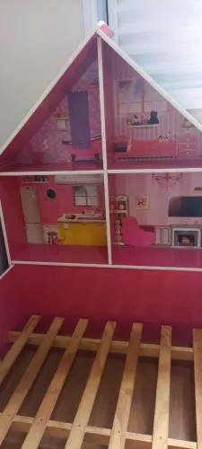 Cama casinha princesa infantil feminina (troco em beliche em boas condições)