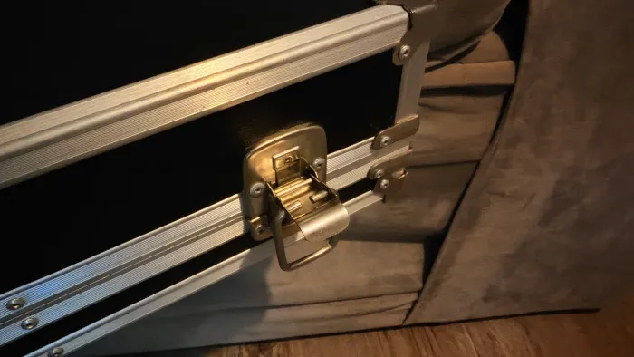 Hard Case semi-Novo