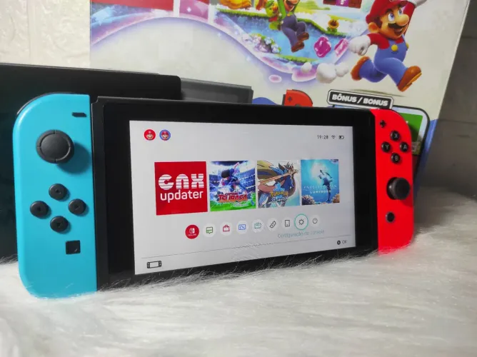 Nintendo Switch V2 - IMPECÁVEL - 128GB - DESBLOQUEADO