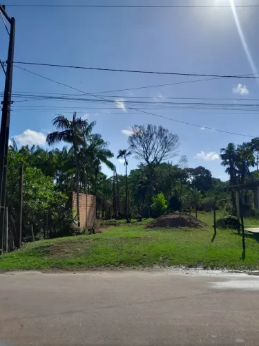 Vende-se esse terreno