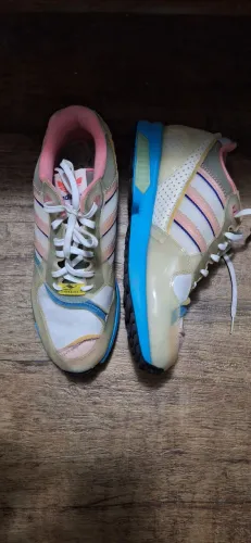 Tênis adidas - tam 41