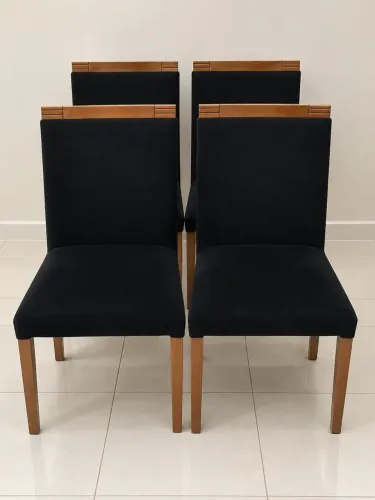 Conjunto 4 Cadeiras de Jantar Pretas - Pés e detalhe superior em Madeira