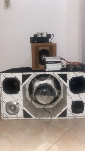 Vendo som automotivo ou troco por menor