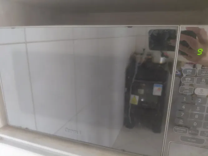 Micro-ondas com defeito
