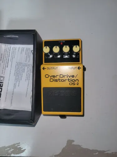 BOSS OS-2 OverDrive/Distortion - Pedal de Efeitos
