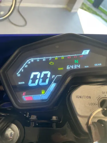 Moto 175cc muito nova
