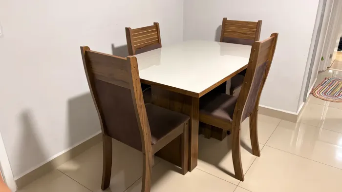 Mesa quadrada 4 lugares