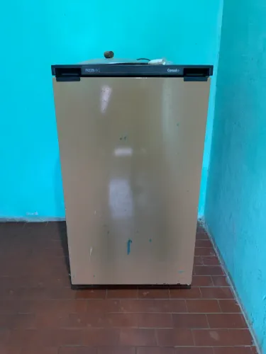 Frizer antigo mais até congela 