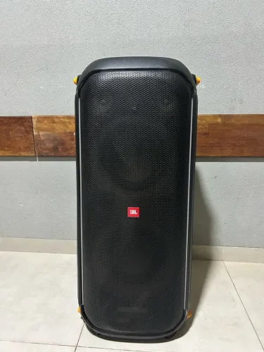 Caixa de som jbl partybox710 usada em perfeito estado 720 RMS