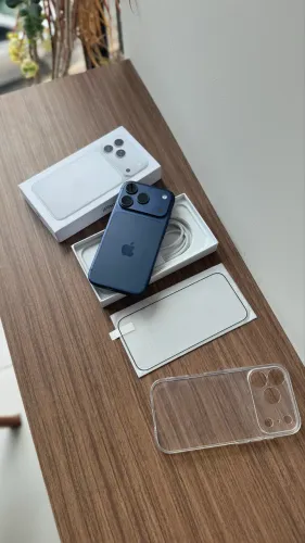 iPhone 17 Pro Deep Blue