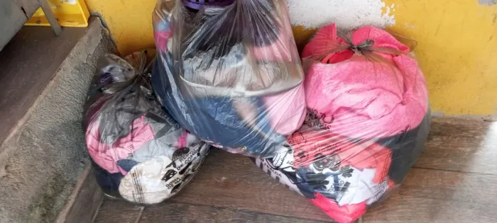 Doação roupas femininas e infantil menina