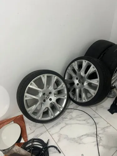 Rodas e pneus aro 18